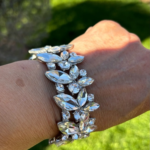 Silver tone Floral Rhinestone Statement Bracelet NWT - Picture 4 of 8